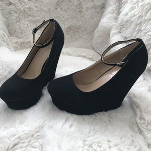 Women High heel shoe